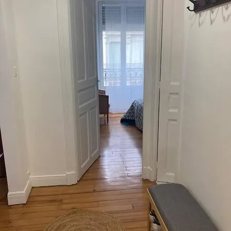 A 2 Pas Du Chateau Apartment *